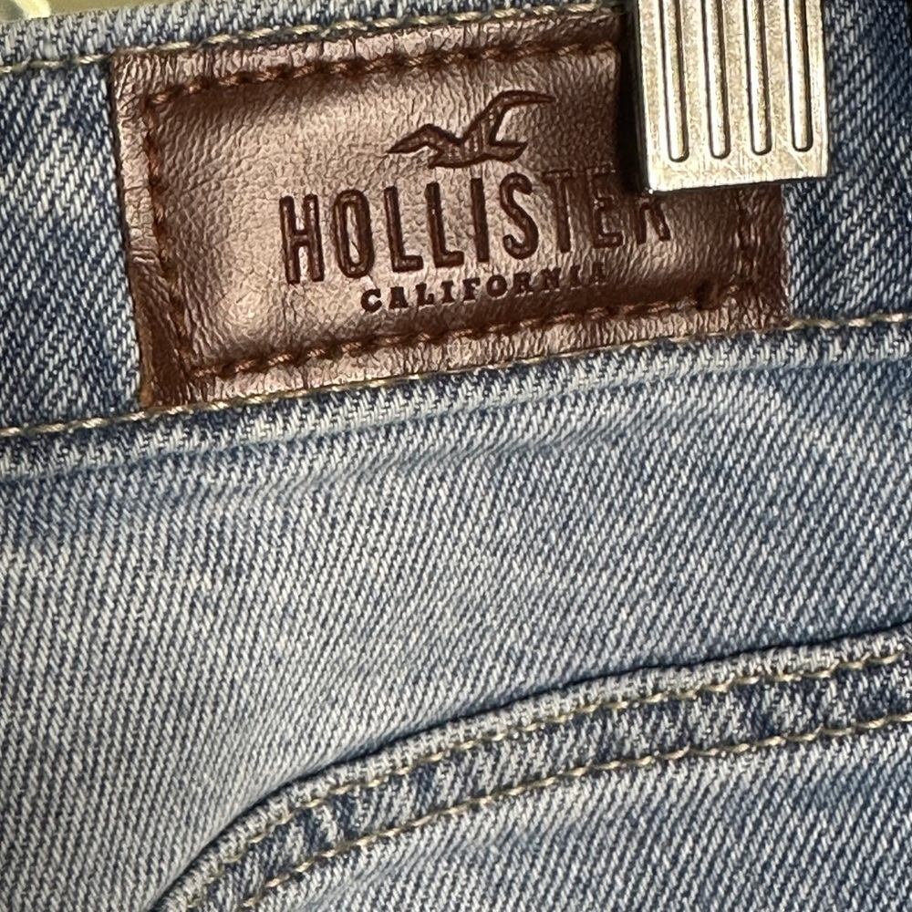 Hollister Ultra High Rise Distressed Smiley Faces Mom Jeans 27 5R - Picture 6 of 9